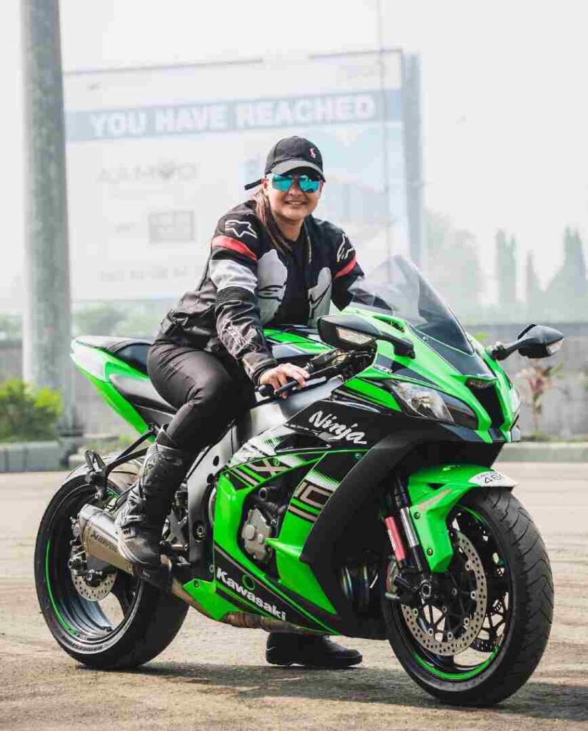 Rider Girl Vishakha Biography, Caste, Married, Husband Name, Birth Place, Boyfriend, Family, Age, Height, Career, Education, Net Worth, Profession